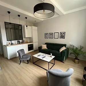 Nouveau Loft: Vieille-ville, Musee Picasso, Marche , Antibes France