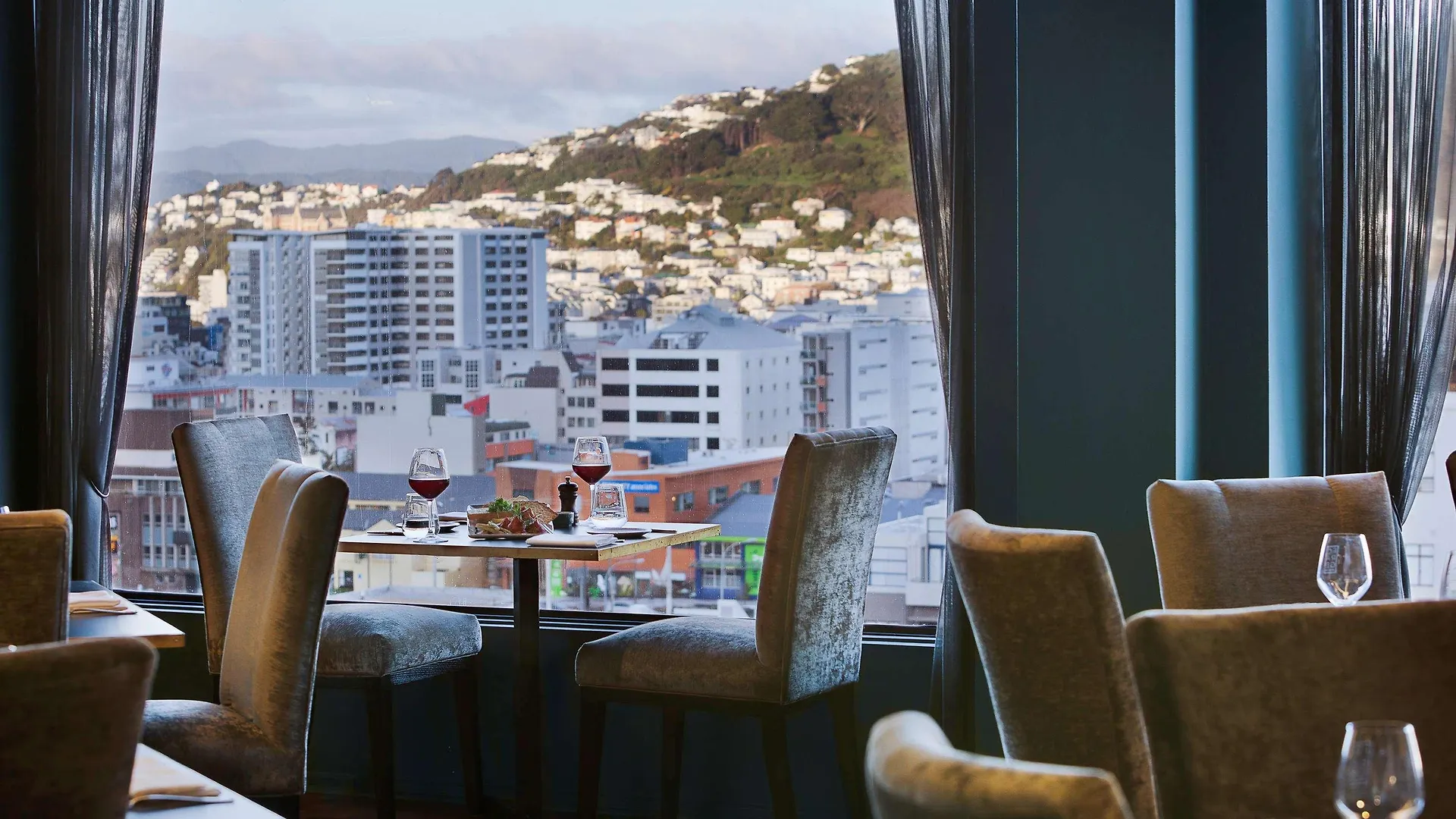 Moevenpick Hotel Wellington 5*,