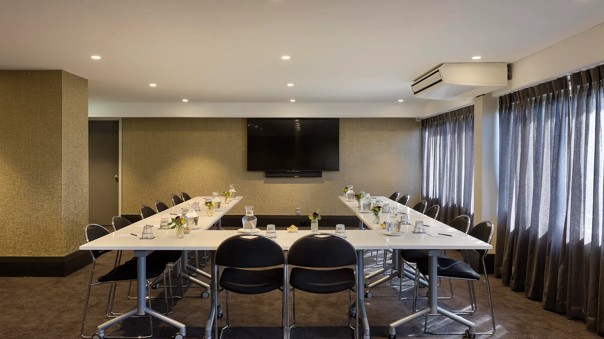 Moevenpick Hotel Wellington 5*,