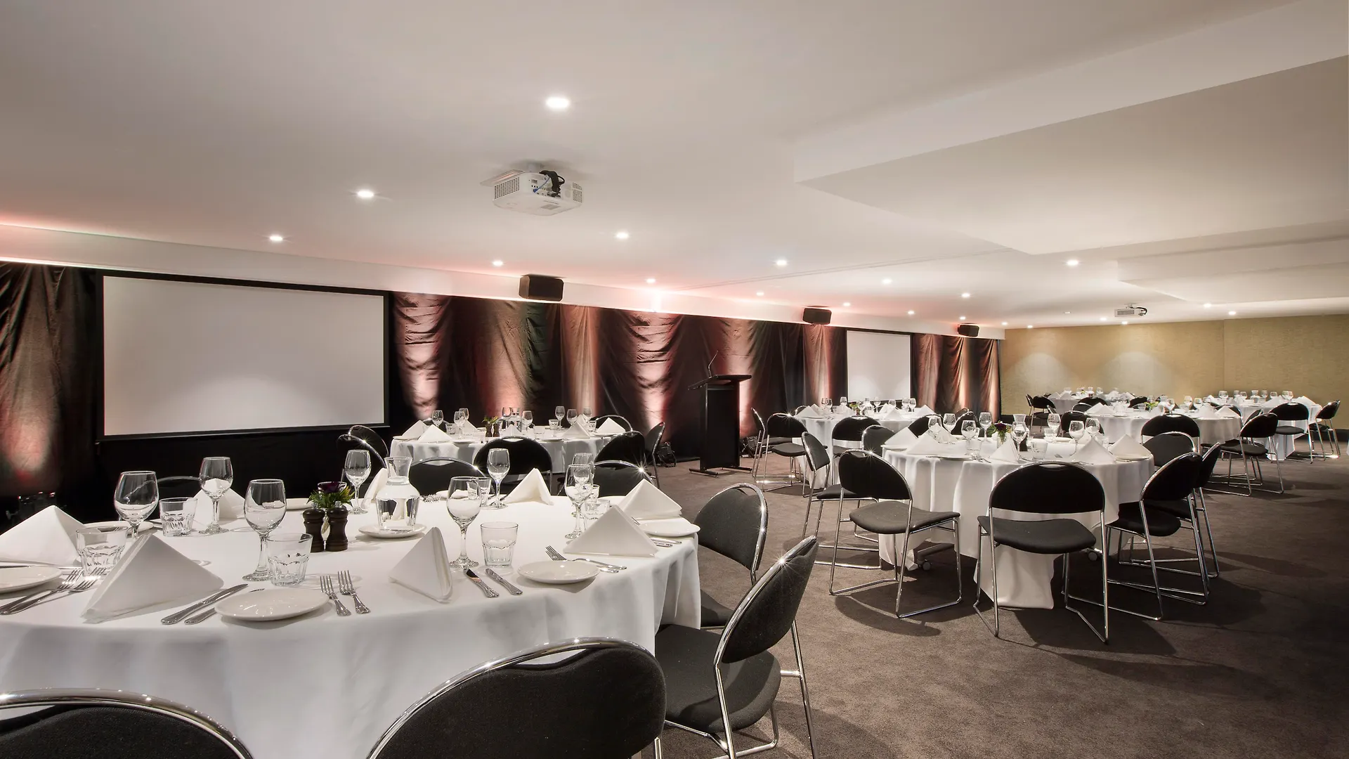 *****  Moevenpick Hotel Wellington Nový Zéland